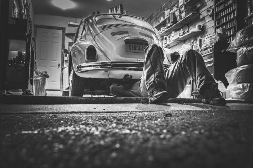 car-repair-362150 1920